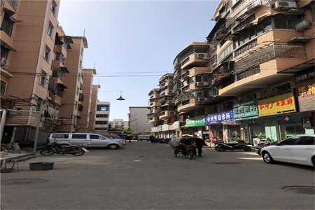 君华园两室一厅86平精装满五出售